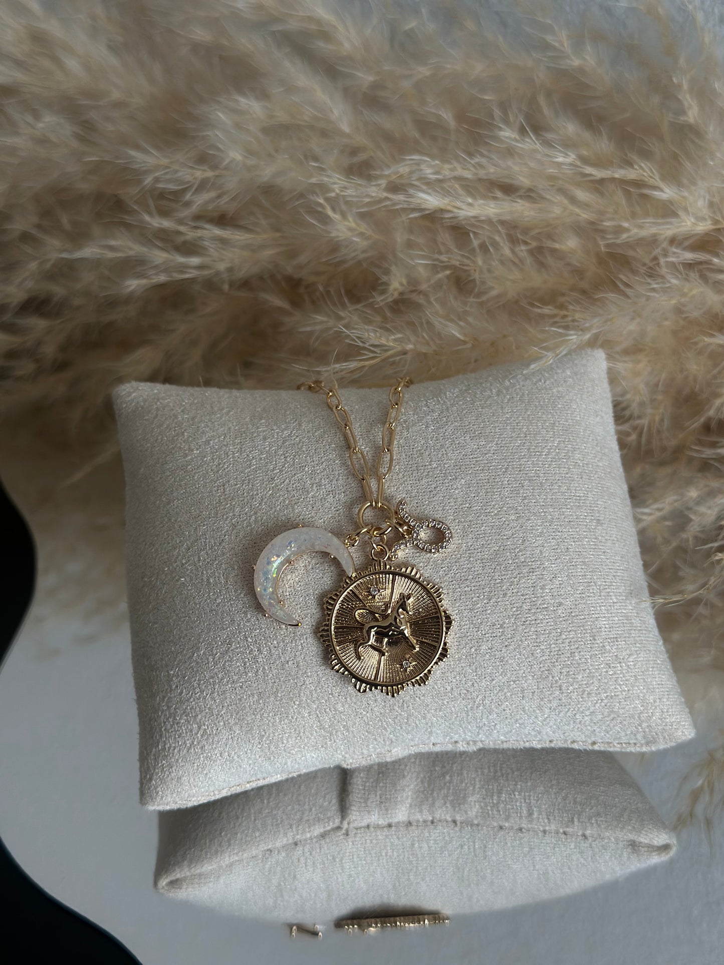 Luna & Zodiac Taurus