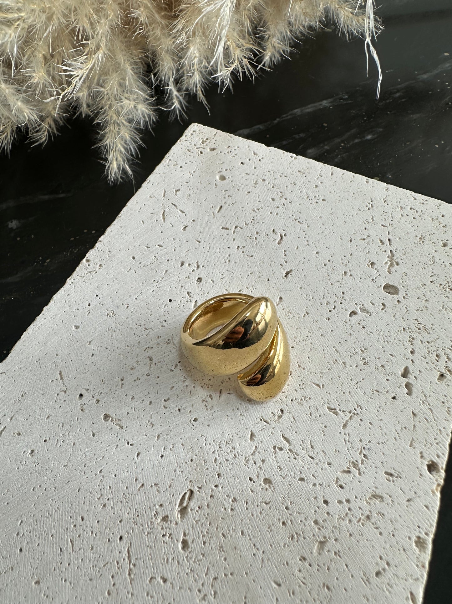 Ring Luna Bold